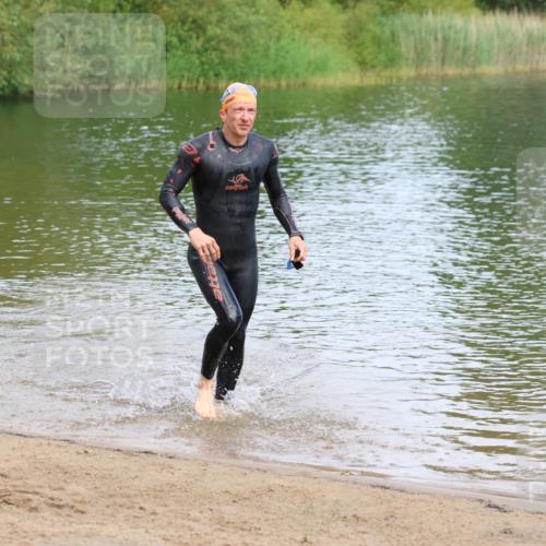 16.06.2024 - 26. Vierlanden-Triathlon Strokosch-Dieckow http://msf.ph/oto/6307024 16.06.2024 09:50:19 Schwimmen 11, 11 meine-sportfotos.de