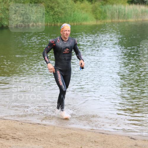 16.06.2024 - 26. Vierlanden-Triathlon Strokosch-Dieckow http://msf.ph/oto/6307044 16.06.2024 09:50:19 Schwimmen 11, 11 meine-sportfotos.de