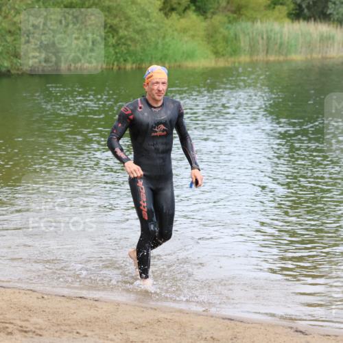 16.06.2024 - 26. Vierlanden-Triathlon Strokosch-Dieckow http://msf.ph/oto/6307073 16.06.2024 09:50:19 Schwimmen 11, 11 meine-sportfotos.de