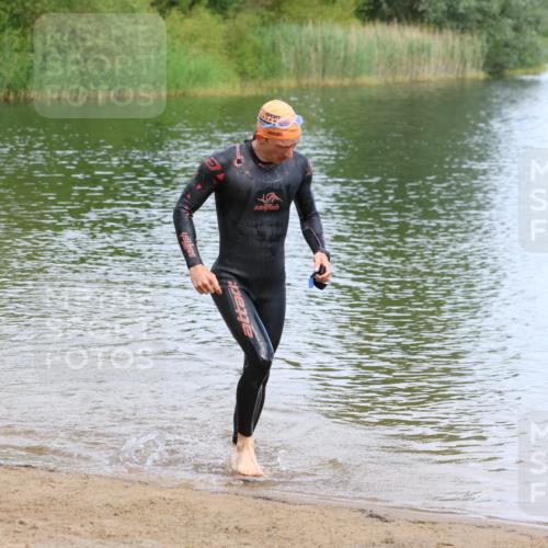 16.06.2024 - 26. Vierlanden-Triathlon Strokosch-Dieckow http://msf.ph/oto/6307163 16.06.2024 09:50:20 Schwimmen 11, 11 meine-sportfotos.de