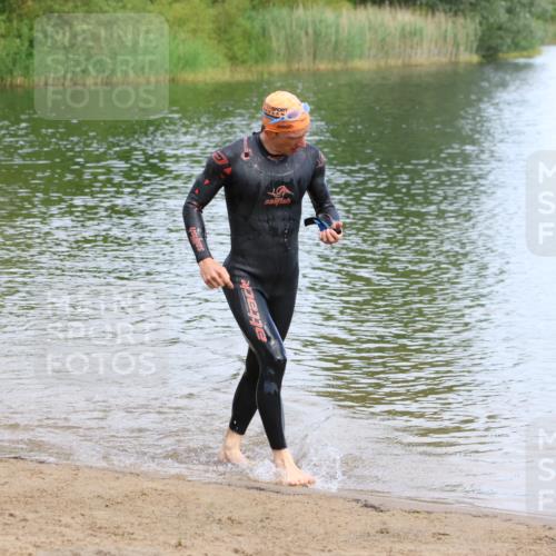 16.06.2024 - 26. Vierlanden-Triathlon Strokosch-Dieckow http://msf.ph/oto/6307177 16.06.2024 09:50:20 Schwimmen 11, 11 meine-sportfotos.de