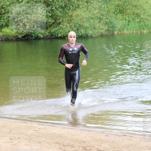 16.06.2024 - 26. Vierlanden-Triathlon Strokosch-Dieckow http://msf.ph/oto/6307194 16.06.2024 09:50:53 Schwimmen 2, 2 meine-sportfotos.de