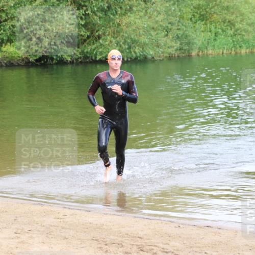 16.06.2024 - 26. Vierlanden-Triathlon Strokosch-Dieckow http://msf.ph/oto/6307232 16.06.2024 09:50:53 Schwimmen 2, 2 meine-sportfotos.de