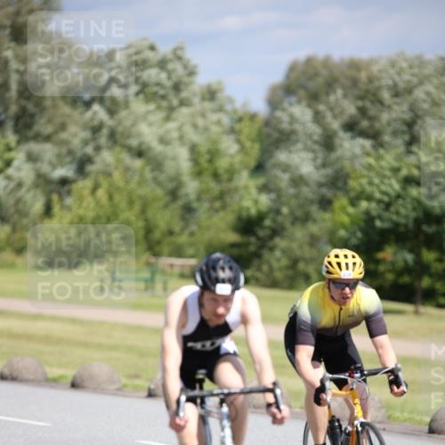 16.06.2024 - 26. Vierlanden-Triathlon Jannik Wohlers http://msf.ph/oto/6307263 16.06.2024 11:41:00 Radfahren 215, 228, 265, 317, 321, 335 meine-sportfotos.de