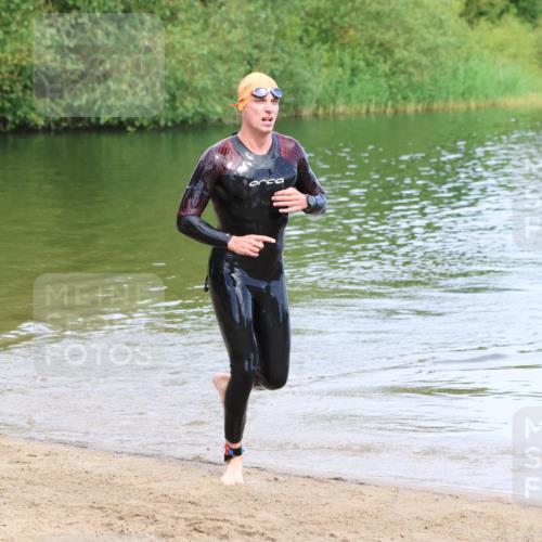 16.06.2024 - 26. Vierlanden-Triathlon Strokosch-Dieckow http://msf.ph/oto/6307329 16.06.2024 09:50:55 Schwimmen 2, 2 meine-sportfotos.de