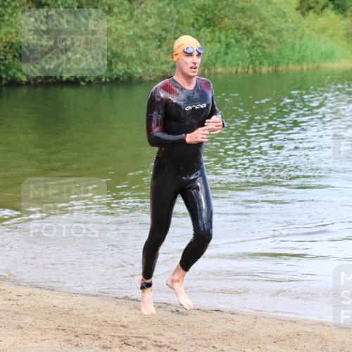 16.06.2024 - 26. Vierlanden-Triathlon Strokosch-Dieckow http://msf.ph/oto/6307342 16.06.2024 09:50:55 Schwimmen 2, 2 meine-sportfotos.de