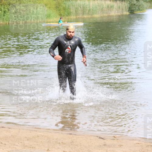 16.06.2024 - 26. Vierlanden-Triathlon Strokosch-Dieckow http://msf.ph/oto/6307568 16.06.2024 09:51:31 Schwimmen 19, 140, 19, 140 meine-sportfotos.de
