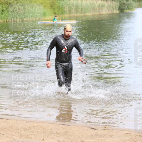 16.06.2024 - 26. Vierlanden-Triathlon Strokosch-Dieckow http://msf.ph/oto/6307579 16.06.2024 09:51:31 Schwimmen 19, 140, 19, 140 meine-sportfotos.de