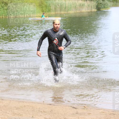 16.06.2024 - 26. Vierlanden-Triathlon Strokosch-Dieckow http://msf.ph/oto/6307621 16.06.2024 09:51:32 Schwimmen 19, 140, 19, 140 meine-sportfotos.de