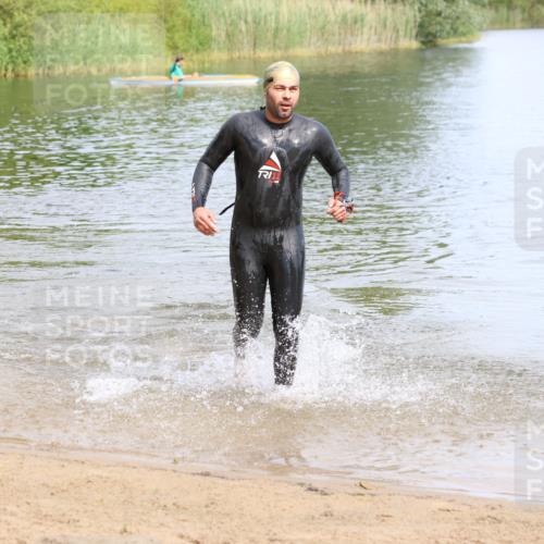 16.06.2024 - 26. Vierlanden-Triathlon Strokosch-Dieckow http://msf.ph/oto/6307673 16.06.2024 09:51:32 Schwimmen 19, 140, 19, 140 meine-sportfotos.de