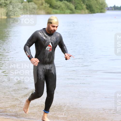 16.06.2024 - 26. Vierlanden-Triathlon Strokosch-Dieckow http://msf.ph/oto/6307698 16.06.2024 09:51:34 Schwimmen 19, 140, 19, 140 meine-sportfotos.de