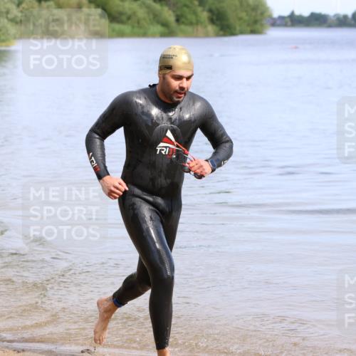 16.06.2024 - 26. Vierlanden-Triathlon Strokosch-Dieckow http://msf.ph/oto/6307729 16.06.2024 09:51:34 Schwimmen 19, 140, 19, 140 meine-sportfotos.de