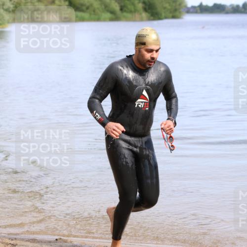 16.06.2024 - 26. Vierlanden-Triathlon Strokosch-Dieckow http://msf.ph/oto/6307765 16.06.2024 09:51:34 Schwimmen 19, 140, 19, 140 meine-sportfotos.de