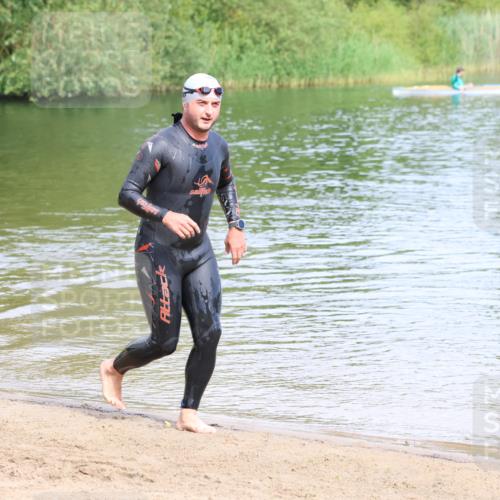 16.06.2024 - 26. Vierlanden-Triathlon Strokosch-Dieckow http://msf.ph/oto/6307796 16.06.2024 09:51:44 Schwimmen 63, 140, 63, 140 meine-sportfotos.de