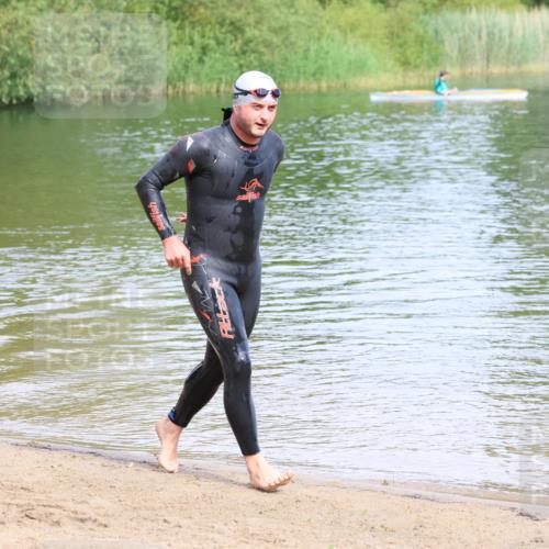 16.06.2024 - 26. Vierlanden-Triathlon Strokosch-Dieckow http://msf.ph/oto/6307860 16.06.2024 09:51:44 Schwimmen 63, 140, 63, 140 meine-sportfotos.de