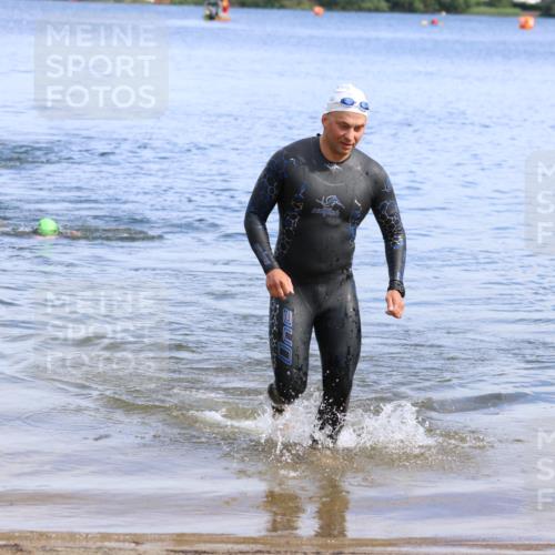 16.06.2024 - 26. Vierlanden-Triathlon Strokosch-Dieckow http://msf.ph/oto/6307961 16.06.2024 09:52:08 Schwimmen 102, 102 meine-sportfotos.de