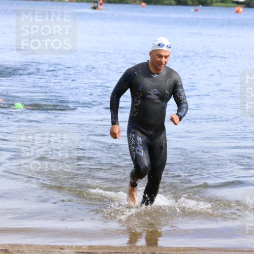 16.06.2024 - 26. Vierlanden-Triathlon Strokosch-Dieckow http://msf.ph/oto/6307976 16.06.2024 09:52:08 Schwimmen 102, 102 meine-sportfotos.de