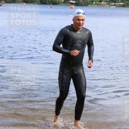 16.06.2024 - 26. Vierlanden-Triathlon Strokosch-Dieckow http://msf.ph/oto/6308055 16.06.2024 09:52:10 Schwimmen 102, 102 meine-sportfotos.de