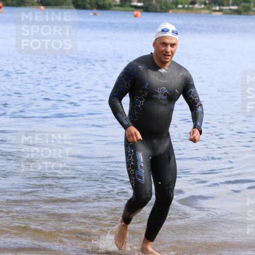 16.06.2024 - 26. Vierlanden-Triathlon Strokosch-Dieckow http://msf.ph/oto/6308068 16.06.2024 09:52:10 Schwimmen 102, 102 meine-sportfotos.de