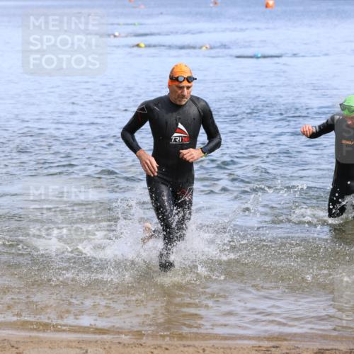 16.06.2024 - 26. Vierlanden-Triathlon Strokosch-Dieckow http://msf.ph/oto/6308096 16.06.2024 09:52:16 Schwimmen 102, 121, 176, 102, 121, 176 meine-sportfotos.de