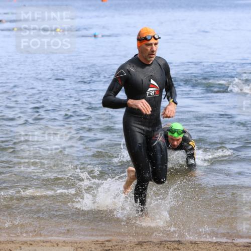 16.06.2024 - 26. Vierlanden-Triathlon Strokosch-Dieckow http://msf.ph/oto/6308219 16.06.2024 09:52:17 Schwimmen 102, 121, 176, 102, 121, 176 meine-sportfotos.de