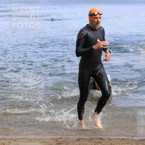 16.06.2024 - 26. Vierlanden-Triathlon Strokosch-Dieckow http://msf.ph/oto/6308230 16.06.2024 09:52:17 Schwimmen 102, 121, 176, 102, 121, 176 meine-sportfotos.de