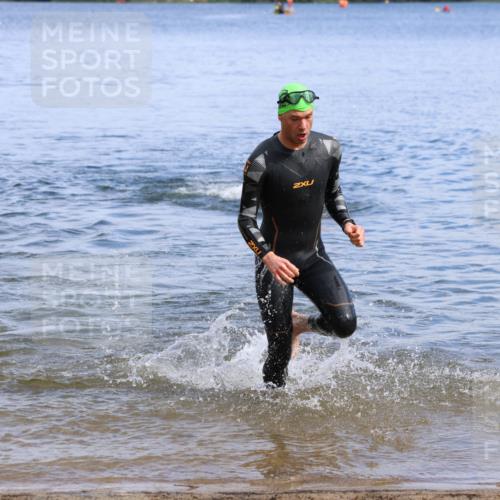 16.06.2024 - 26. Vierlanden-Triathlon Strokosch-Dieckow http://msf.ph/oto/6308271 16.06.2024 09:52:20 Schwimmen 102, 121, 176, 102, 121, 176 meine-sportfotos.de