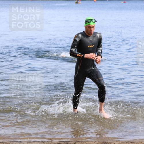 16.06.2024 - 26. Vierlanden-Triathlon Strokosch-Dieckow http://msf.ph/oto/6308288 16.06.2024 09:52:20 Schwimmen 102, 121, 176, 102, 121, 176 meine-sportfotos.de