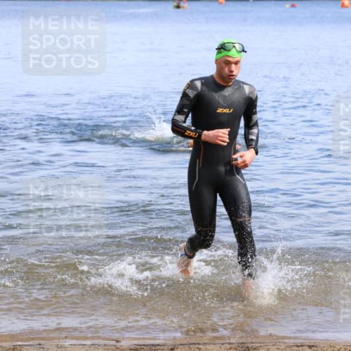 16.06.2024 - 26. Vierlanden-Triathlon Strokosch-Dieckow http://msf.ph/oto/6308315 16.06.2024 09:52:20 Schwimmen 102, 121, 176, 102, 121, 176 meine-sportfotos.de