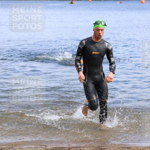 16.06.2024 - 26. Vierlanden-Triathlon Strokosch-Dieckow http://msf.ph/oto/6308328 16.06.2024 09:52:20 Schwimmen 102, 121, 176, 102, 121, 176 meine-sportfotos.de