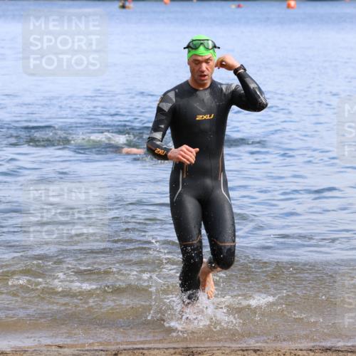 16.06.2024 - 26. Vierlanden-Triathlon Strokosch-Dieckow http://msf.ph/oto/6308375 16.06.2024 09:52:20 Schwimmen 102, 121, 176, 102, 121, 176 meine-sportfotos.de