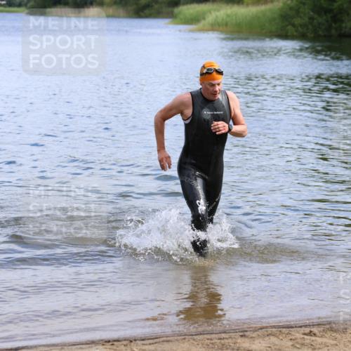 16.06.2024 - 26. Vierlanden-Triathlon Strokosch-Dieckow http://msf.ph/oto/6308471 16.06.2024 09:52:32 Schwimmen 121, 151, 176, 121, 151, 176 meine-sportfotos.de