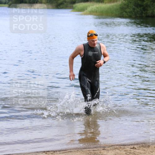 16.06.2024 - 26. Vierlanden-Triathlon Strokosch-Dieckow http://msf.ph/oto/6308488 16.06.2024 09:52:32 Schwimmen 121, 151, 176, 121, 151, 176 meine-sportfotos.de