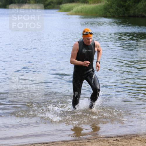 16.06.2024 - 26. Vierlanden-Triathlon Strokosch-Dieckow http://msf.ph/oto/6308503 16.06.2024 09:52:33 Schwimmen 151, 176, 151, 176 meine-sportfotos.de