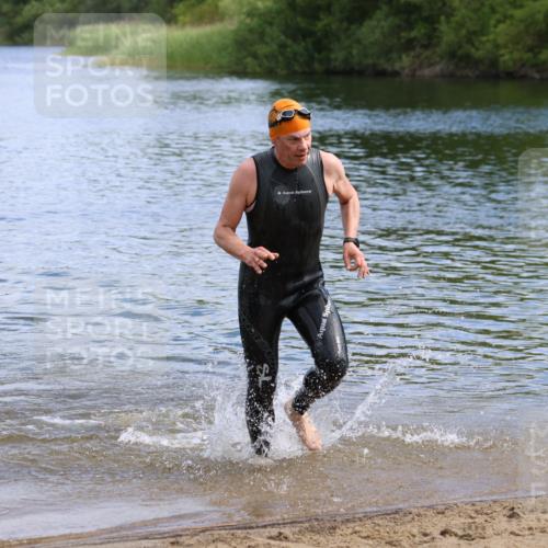 16.06.2024 - 26. Vierlanden-Triathlon Strokosch-Dieckow http://msf.ph/oto/6308575 16.06.2024 09:52:33 Schwimmen 151, 176, 151, 176 meine-sportfotos.de