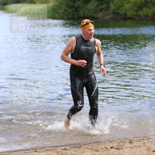 16.06.2024 - 26. Vierlanden-Triathlon Strokosch-Dieckow http://msf.ph/oto/6308613 16.06.2024 09:52:34 Schwimmen 151, 176, 151, 176 meine-sportfotos.de