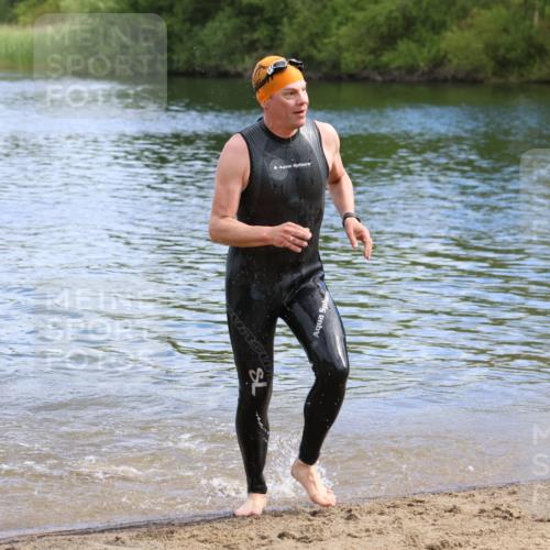 16.06.2024 - 26. Vierlanden-Triathlon Strokosch-Dieckow http://msf.ph/oto/6308691 16.06.2024 09:52:34 Schwimmen 151, 176, 151, 176 meine-sportfotos.de