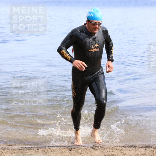 16.06.2024 - 26. Vierlanden-Triathlon Strokosch-Dieckow http://msf.ph/oto/6308847 16.06.2024 09:53:09 Schwimmen 143, 206, 216, 143, 206, 216 meine-sportfotos.de