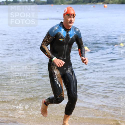 16.06.2024 - 26. Vierlanden-Triathlon Strokosch-Dieckow http://msf.ph/oto/6308919 16.06.2024 09:53:11 Schwimmen 143, 206, 216, 143, 206, 216 meine-sportfotos.de