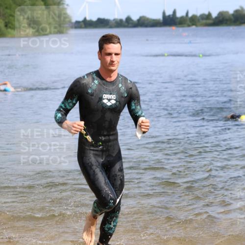 16.06.2024 - 26. Vierlanden-Triathlon Strokosch-Dieckow http://msf.ph/oto/6308975 16.06.2024 09:53:13 Schwimmen 143, 206, 216, 143, 206, 216 meine-sportfotos.de