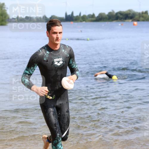16.06.2024 - 26. Vierlanden-Triathlon Strokosch-Dieckow http://msf.ph/oto/6309006 16.06.2024 09:53:13 Schwimmen 143, 206, 216, 143, 206, 216 meine-sportfotos.de