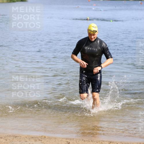 16.06.2024 - 26. Vierlanden-Triathlon Strokosch-Dieckow http://msf.ph/oto/6309057 16.06.2024 09:53:28 Schwimmen 111, 111 meine-sportfotos.de