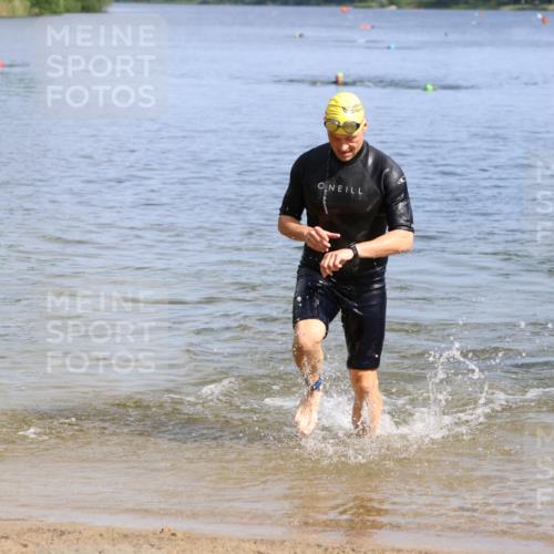 16.06.2024 - 26. Vierlanden-Triathlon Strokosch-Dieckow http://msf.ph/oto/6309075 16.06.2024 09:53:28 Schwimmen 111, 111 meine-sportfotos.de