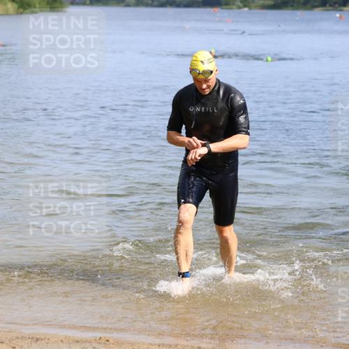 16.06.2024 - 26. Vierlanden-Triathlon Strokosch-Dieckow http://msf.ph/oto/6309085 16.06.2024 09:53:28 Schwimmen 111, 111 meine-sportfotos.de