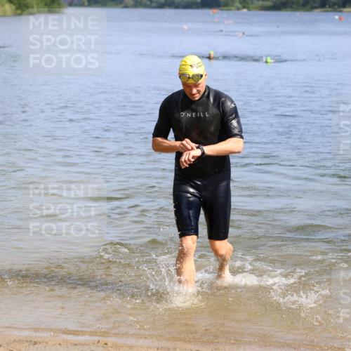 16.06.2024 - 26. Vierlanden-Triathlon Strokosch-Dieckow http://msf.ph/oto/6309098 16.06.2024 09:53:28 Schwimmen 111, 111 meine-sportfotos.de