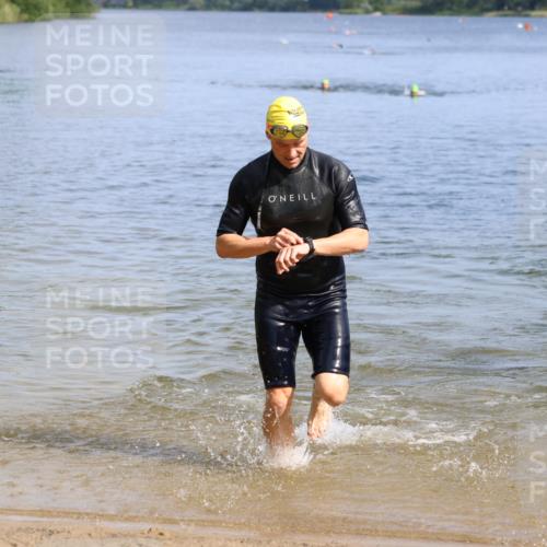 16.06.2024 - 26. Vierlanden-Triathlon Strokosch-Dieckow http://msf.ph/oto/6309113 16.06.2024 09:53:28 Schwimmen 111, 111 meine-sportfotos.de