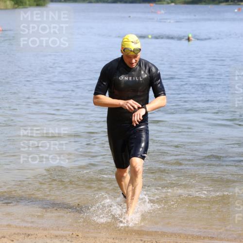 16.06.2024 - 26. Vierlanden-Triathlon Strokosch-Dieckow http://msf.ph/oto/6309136 16.06.2024 09:53:28 Schwimmen 111, 111 meine-sportfotos.de