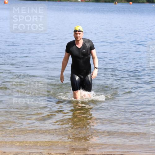 16.06.2024 - 26. Vierlanden-Triathlon Strokosch-Dieckow http://msf.ph/oto/6309190 16.06.2024 09:53:30 Schwimmen 67, 111, 67, 111 meine-sportfotos.de