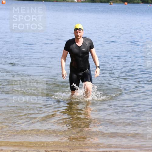 16.06.2024 - 26. Vierlanden-Triathlon Strokosch-Dieckow http://msf.ph/oto/6309217 16.06.2024 09:53:30 Schwimmen 67, 111, 67, 111 meine-sportfotos.de
