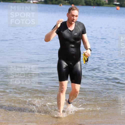 16.06.2024 - 26. Vierlanden-Triathlon Strokosch-Dieckow http://msf.ph/oto/6309272 16.06.2024 09:53:34 Schwimmen 67, 111, 67, 111 meine-sportfotos.de